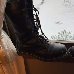 Dr. Martens 1914 Black Smooth Leather 14-Eye Mid-Calf Boots size 7